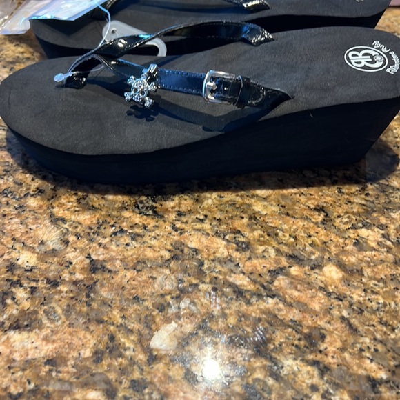 Dangling Rhinestone Skull n Bone ☠️ Slide on Charms - Picture 4 of 5